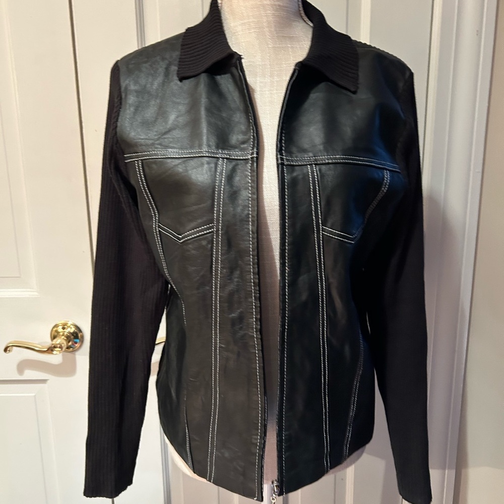 Escapade sweater / jacket.  Zip front. Size L